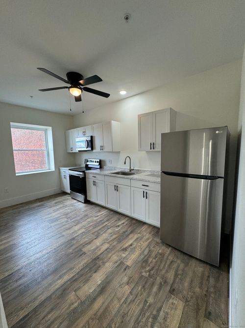 2c-61 Colony St, Meriden, CT, 06451-3210 | Card Image