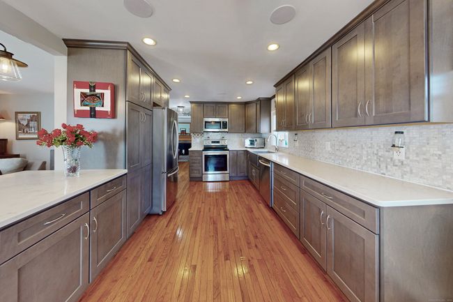 6 High View Cir, House other with 4 bedrooms, 3 bathrooms and null parking in Danbury CT | Image 14