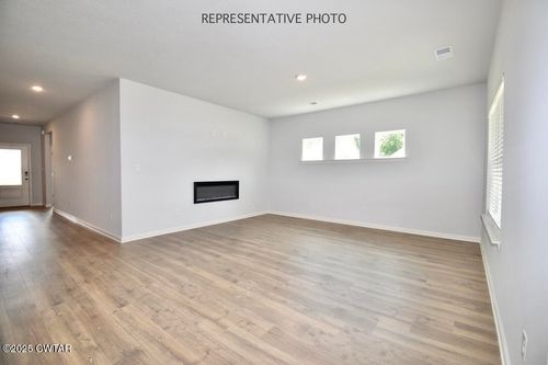 6 Goldstream Dr, Jackson, TN, 38305-4257 | Card Image
