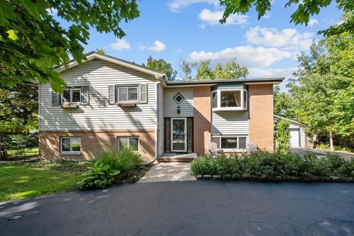 711 Quassey Ave, Lake Bluff, IL, 60044-1637 | Card Image