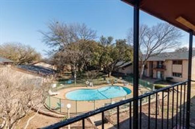 5742 Marina Dr, Townhouse with 3 bedrooms, 2 bathrooms and null parking in Garland TX | Image 32