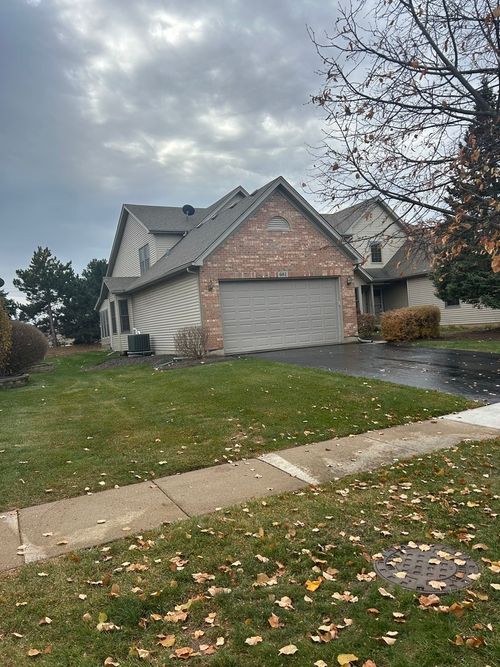 681 Hampshire Dr, Hampshire, IL, 60140-9648 | Card Image