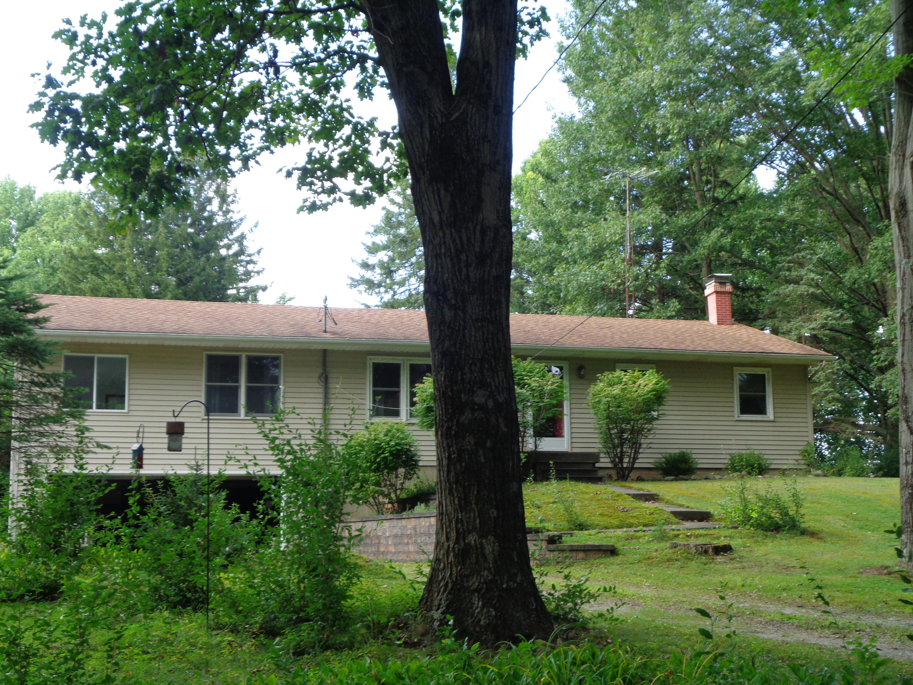 Strawberry Hill Rd, Hillsdale, MI 49242