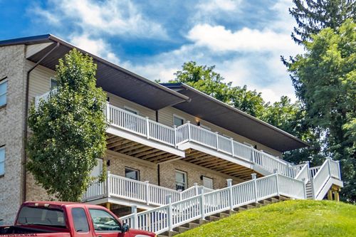 9 Southeast Ct, Morgantown, WV, 26505-7365 | Card Image