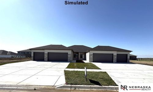 4921 Donnette Dr, Lincoln, NE, 68514 | Card Image