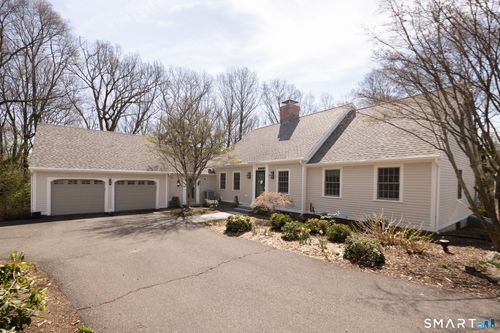 122 Crest Rd, Middlebury, CT, 06762-2417 | Card Image