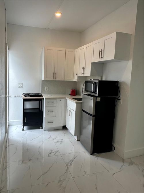 2-2775 Sw 1st St, Miami, FL, 33135-1318 | Card Image