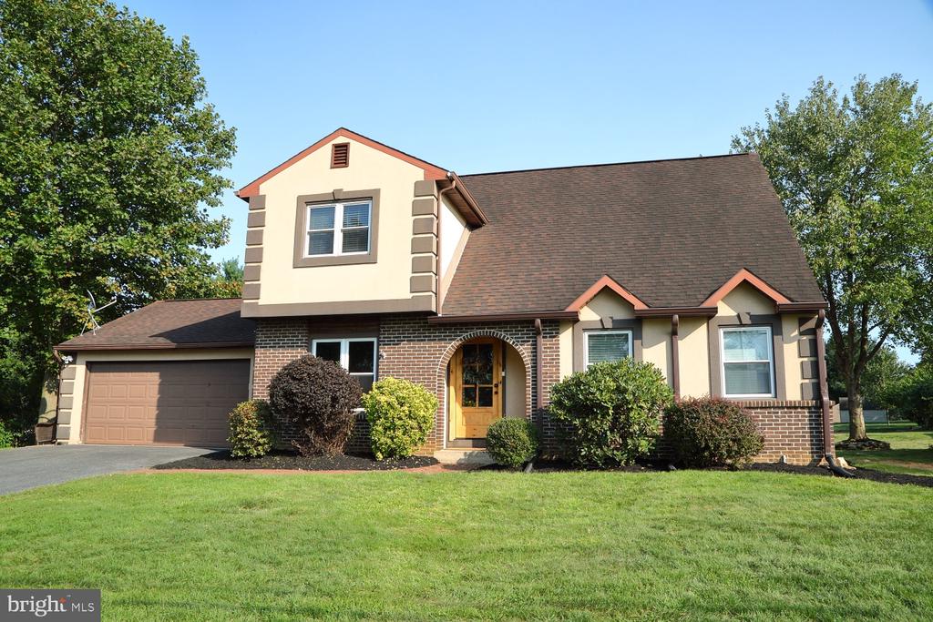 Woodcrest Ave, Lititz, PA 17543