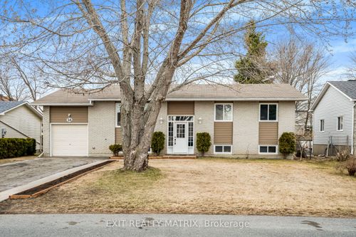 58 Castlebeau St, Embrun, ON, K0A1W1 | Card Image
