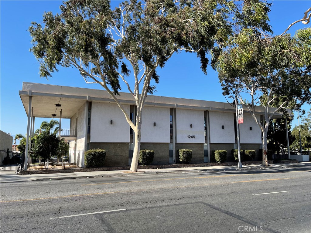1245 W 6Th St, Corona, CA 92882