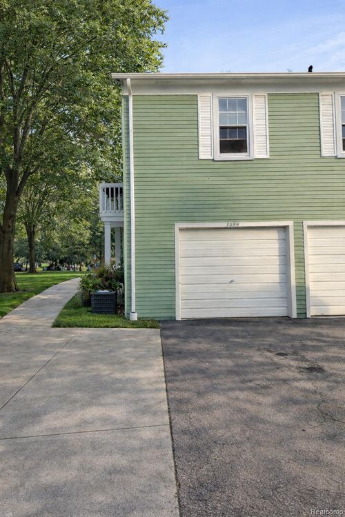 1479 Wingate Blvd, Ypsilanti, MI, 48198-6529 | Card Image