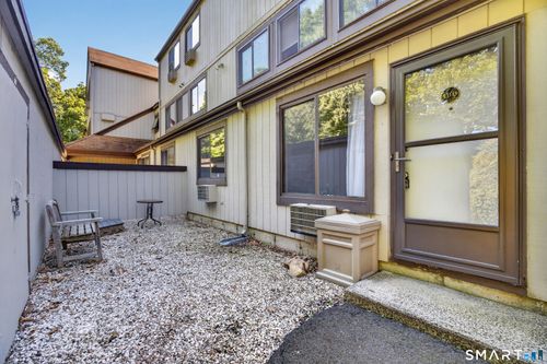 d-10 Pineview Dr, Branford, CT, 06405 | Card Image