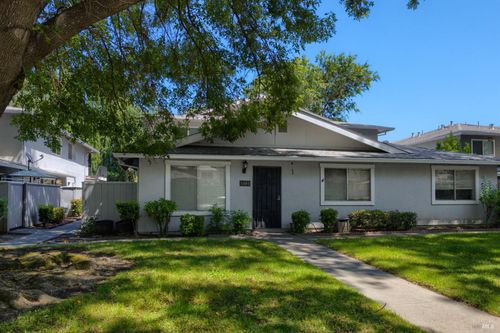 1-140 Del Rio Ct, Vacaville, CA, 95687-4817 | Card Image
