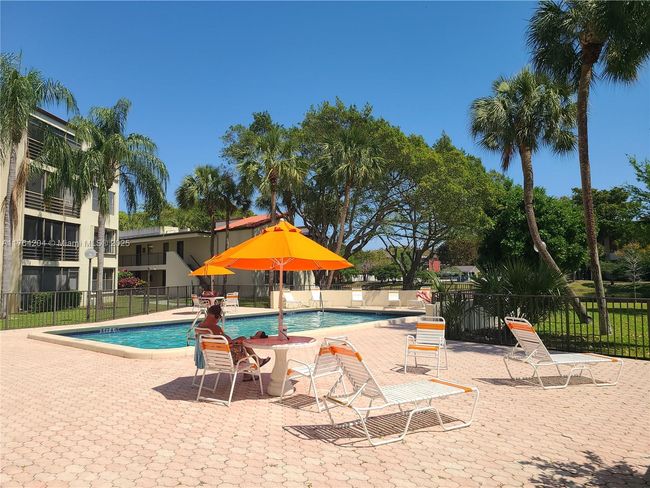 APT-223 - 2318 S Cypress Bend Dr, Condo with 1 bedrooms, 2 bathrooms and null parking in Pompano Beach FL | Image 8