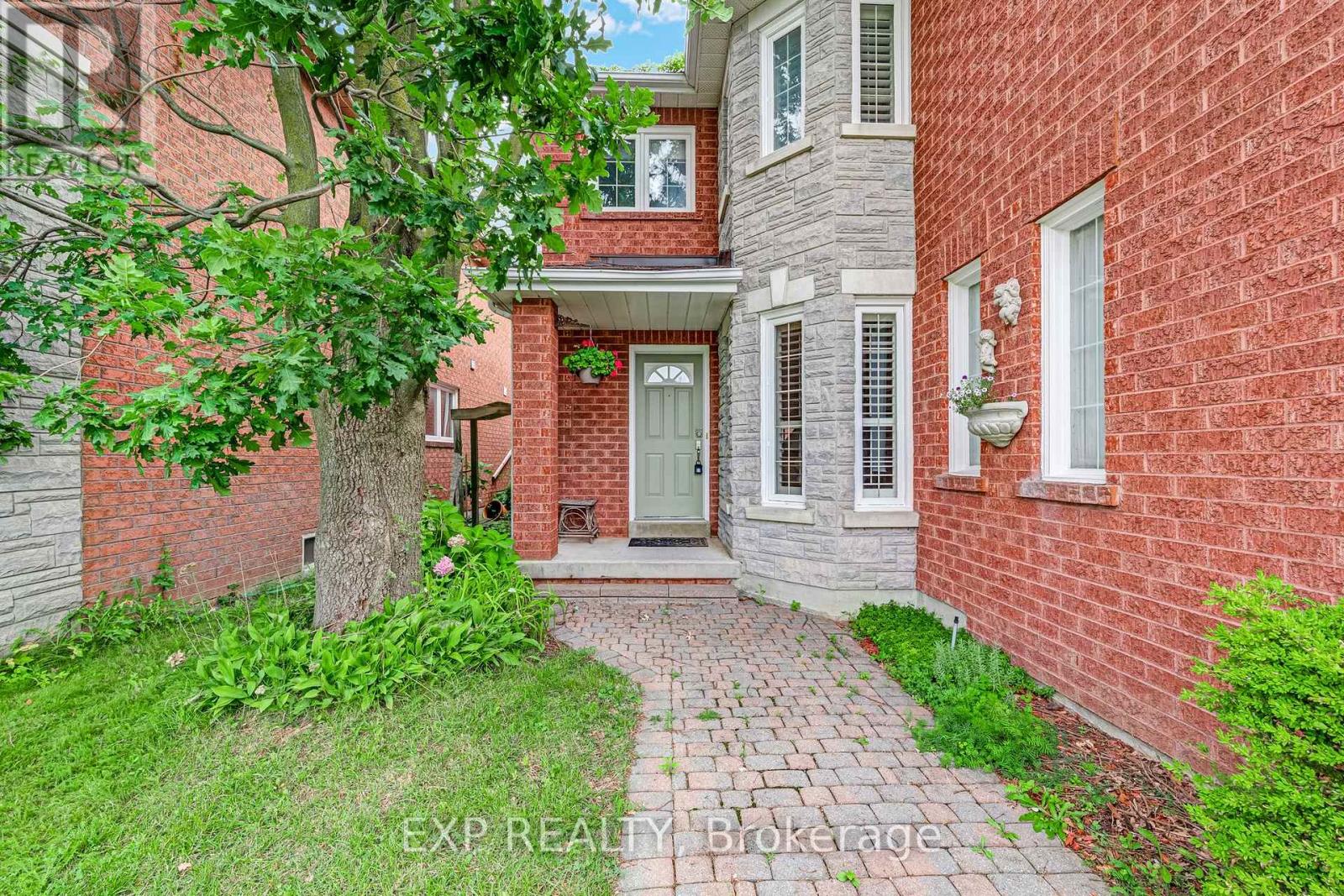Residential in Newmarket (Summerhill Estates) 3