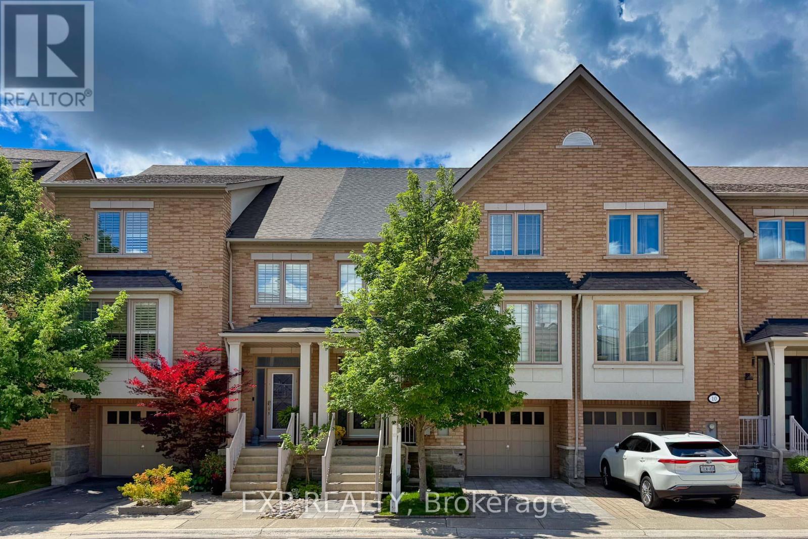Residential in Vaughan (Patterson) 3