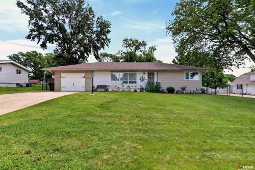 952 N 2nd St, Tecumseh, NE, 68450-2042 | Card Image