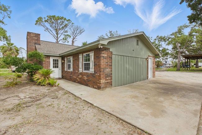 907 2 Nd Ave Se, House other with 4 bedrooms, 2 bathrooms and null parking in STEINHATCHEE FL | Image 4