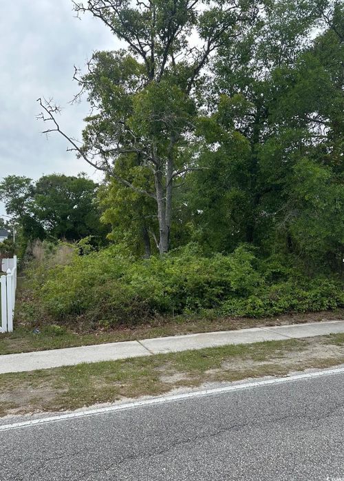 709 31st Ave S, Atlantic Beach, SC, 29582-4703 | Card Image