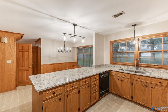 2501 College St Se, House other with 5 bedrooms, 3 bathrooms and null parking in Decatur AL | Image 11