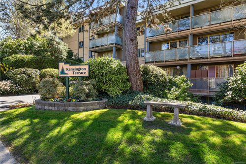 209-1025 Inverness Rd, Saanich, BC, V8X2S2 | Card Image