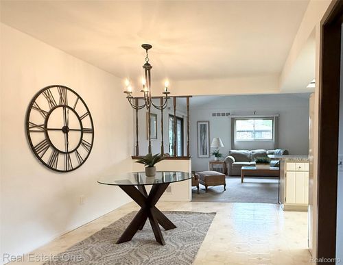 2233 Mellowood Dr, Sterling Heights, MI, 48310-2343 | Card Image