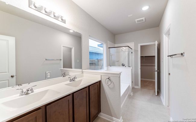 308 Angus Dr, House other with 4 bedrooms, 3 bathrooms and null parking in Seguin TX | Image 12