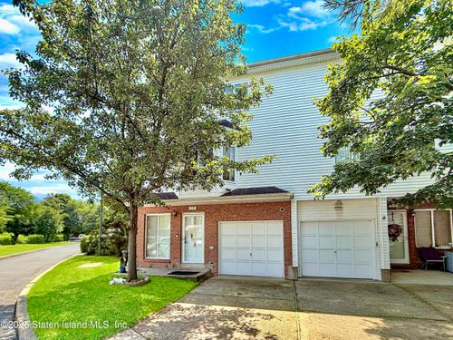 26 Aspen Knolls Way, Staten Island, NY, 10312-6626 | Card Image