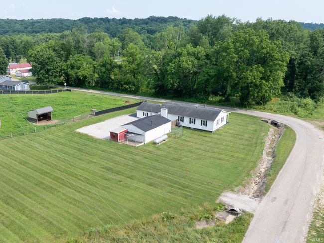 6049 E Mineral Koleen Rd, House other with 3 bedrooms, 1 bathrooms and null parking in Bloomfield IN | Image 8