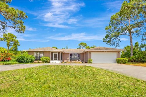 102 Se Crosspoint Dr, Port Saint Lucie, FL, 34983-3104 | Card Image