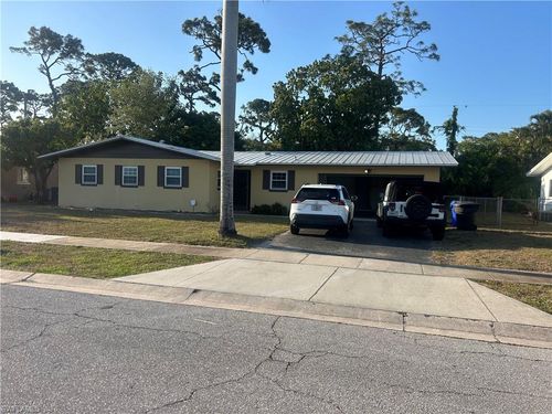 5 Broadway Cir, Fort Myers, FL, 33901-8006 | Card Image