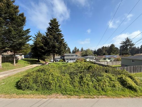 2495 Worthington Dr, Eureka, CA, 95503-7154 | Card Image