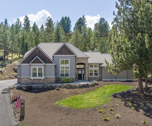 3193 Nw Colonial Dr, Bend, OR, 97703-5518 | Card Image