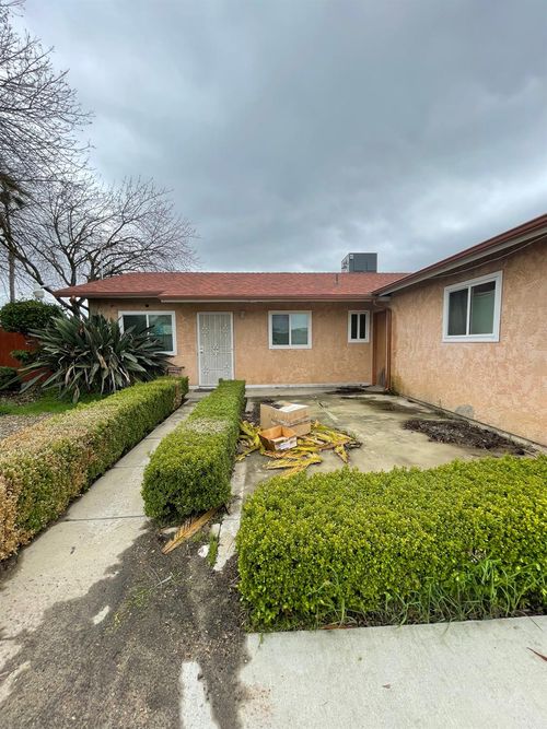 13499 Amigo Ave, Parlier, CA, 93648-2266 | Card Image