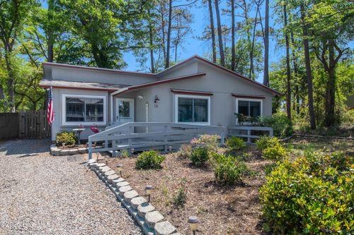 136 Nw 19th St, Oak Island, NC, 28465-7221 | Card Image
