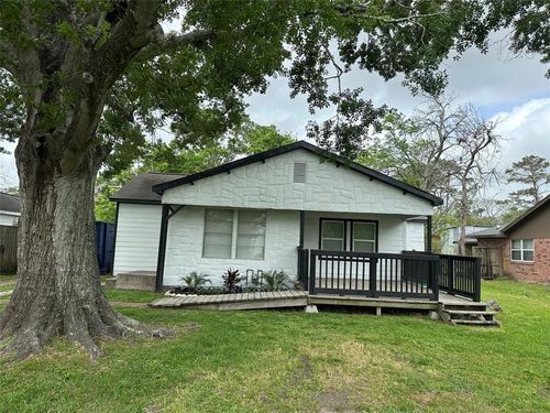 607 E Miller St, Angleton, TX, 77515-4545 | Card Image
