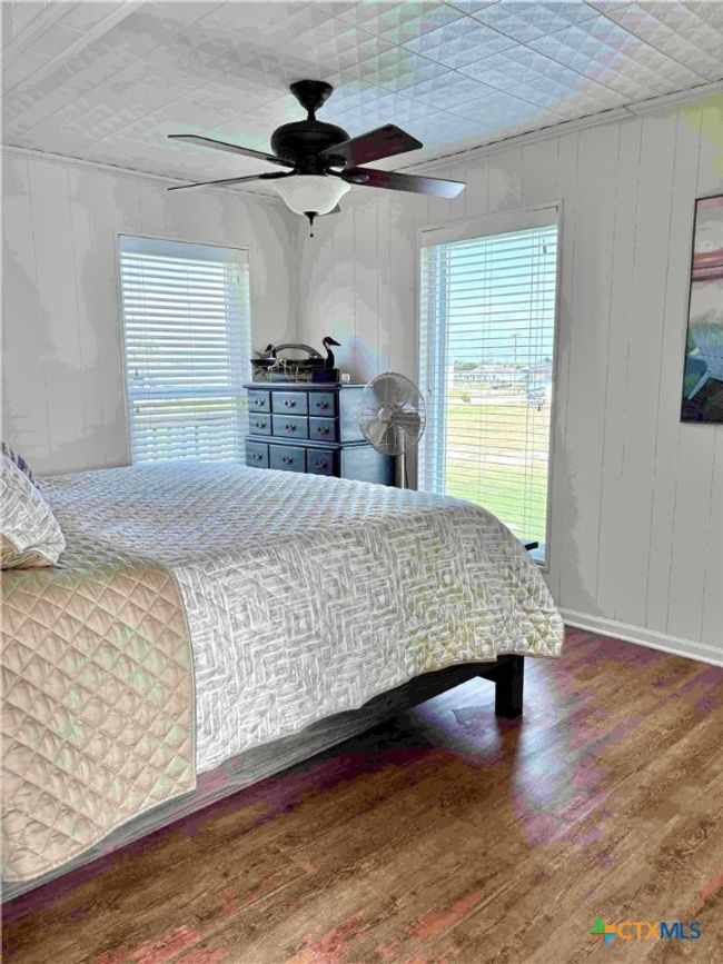604 W Maple St, House other with 5 bedrooms, 3 bathrooms and null parking in Port O Connor TX | Image 24