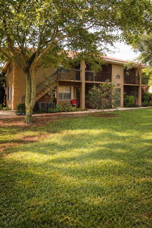 201-10480 Nw 8th St, Pembroke Pines, FL, 33026-5986 | Card Image