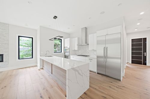 94-94 Thurston Rd, Newton, MA, 02464-1200 | Card Image