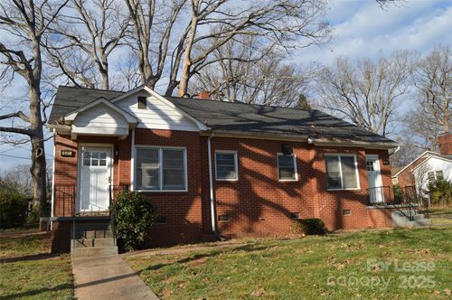 801 Wood St, Statesville, NC, 28677-6013 | Card Image