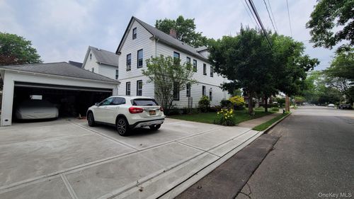 182 Lowell Ave, Floral Park, NY, 11001-1533 | Card Image
