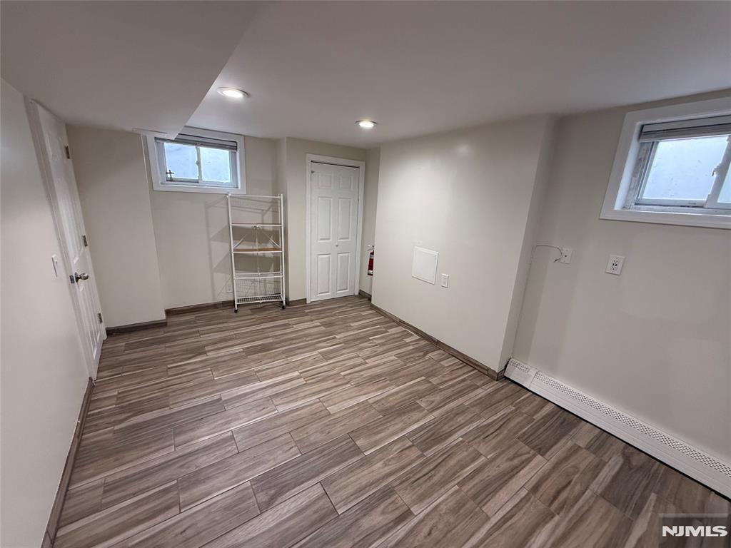 Residential Lease in Leonia 3