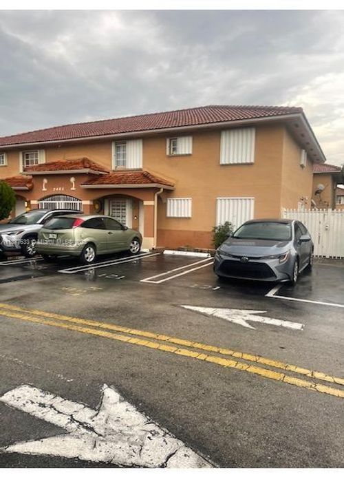 apt-201-2485 W 76th St, Hialeah, FL, 33016-5673 | Card Image