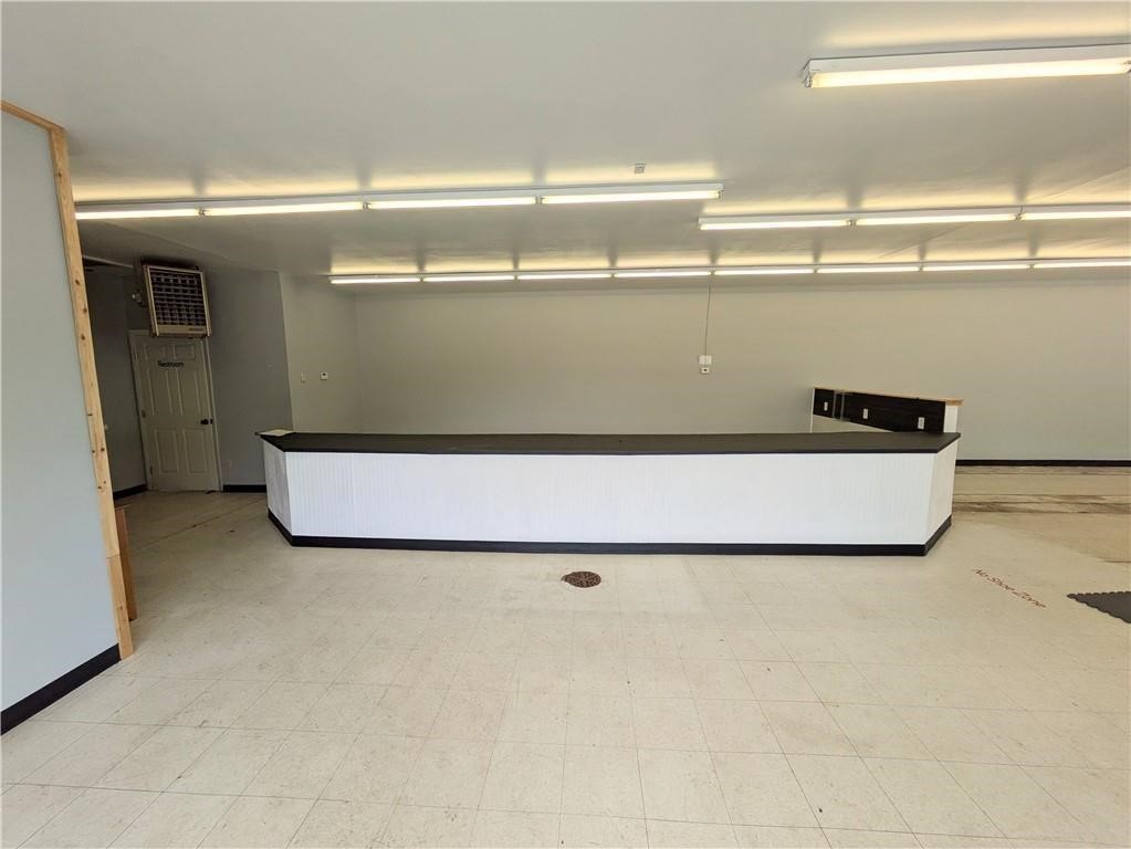 Commercial Lease in Caledonia 4