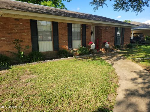 166 Lee Ave, Vidalia, LA, 71373-3717 | Card Image