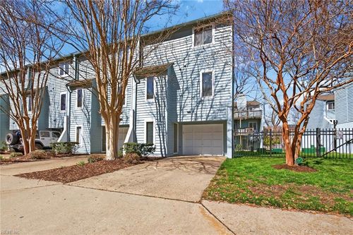 337 25th St, Virginia Beach, VA, 23451-3226 | Card Image