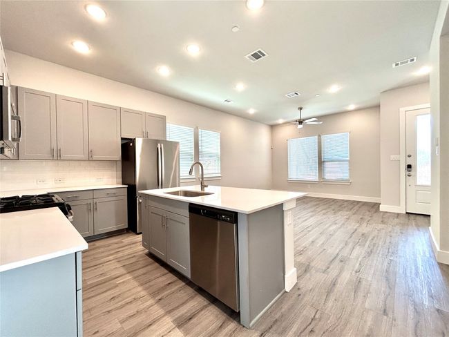 APT-611 - 1830 Ne Green Oaks Blvd, House other with 2 bedrooms, 3 bathrooms and null parking in Arlington TX | Image 24