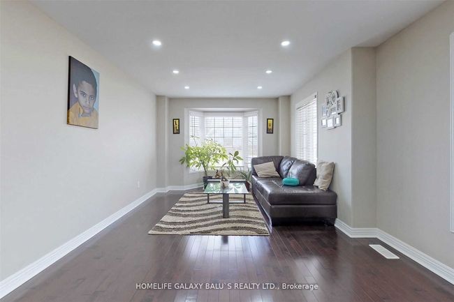 54 Decourcy Ireland Cir, House attached with 5 bedrooms, 4 bathrooms and 1 parking in Ajax ON | Image 5