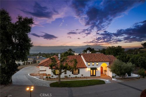4368 Crown Ranch Rd, Corona, CA, 92881-4701 | Card Image