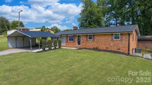 2823 39th Ave Ne, Hickory, NC, 28601-7439 | Card Image